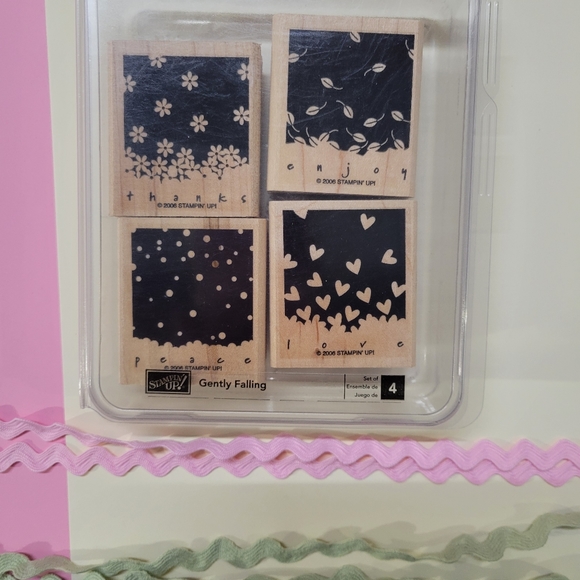Stampin Up - Gently Falling Wooden Block Rubber Stamp set - Picture 2 of 3